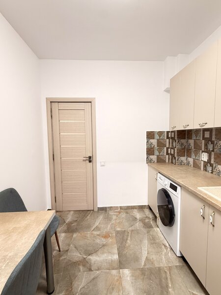 Actiunii, apartament 2 camere de vanzare, loc de parcare sector 4